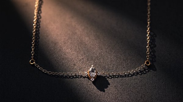 Explore les tendances des bijoux laudaris : allier élégance et signification